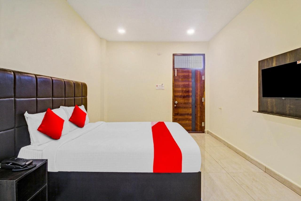 Super Hotel O Lakshmi Royal Inn วารังกัล ภายนอก รูปภาพ