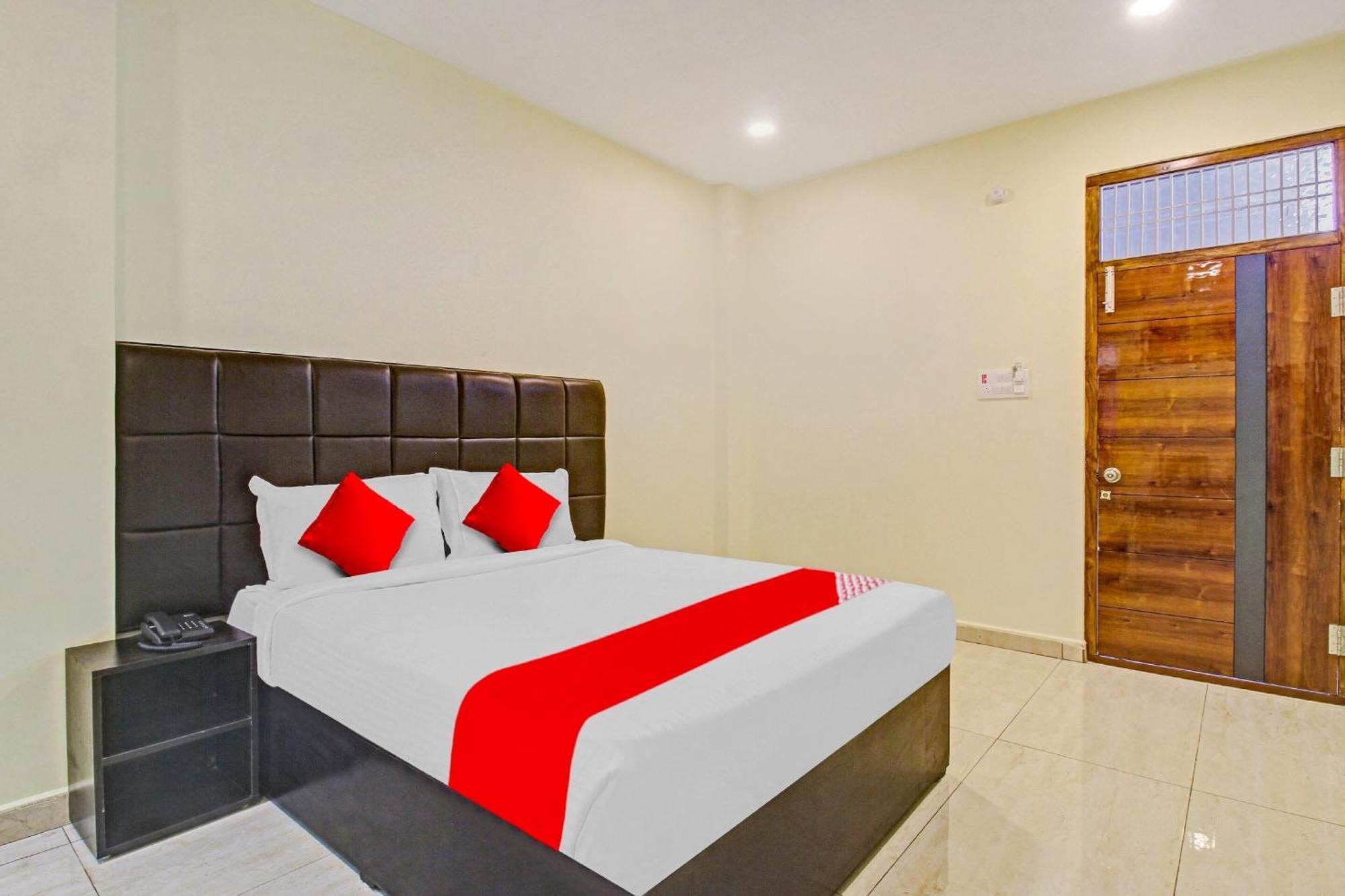 Super Hotel O Lakshmi Royal Inn วารังกัล ภายนอก รูปภาพ