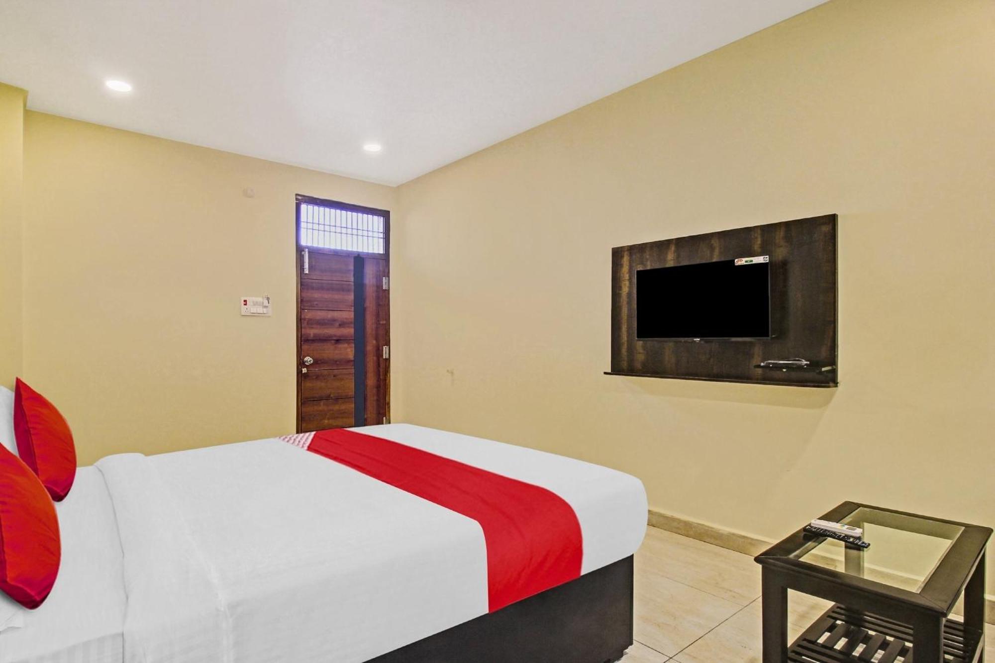 Super Hotel O Lakshmi Royal Inn วารังกัล ภายนอก รูปภาพ